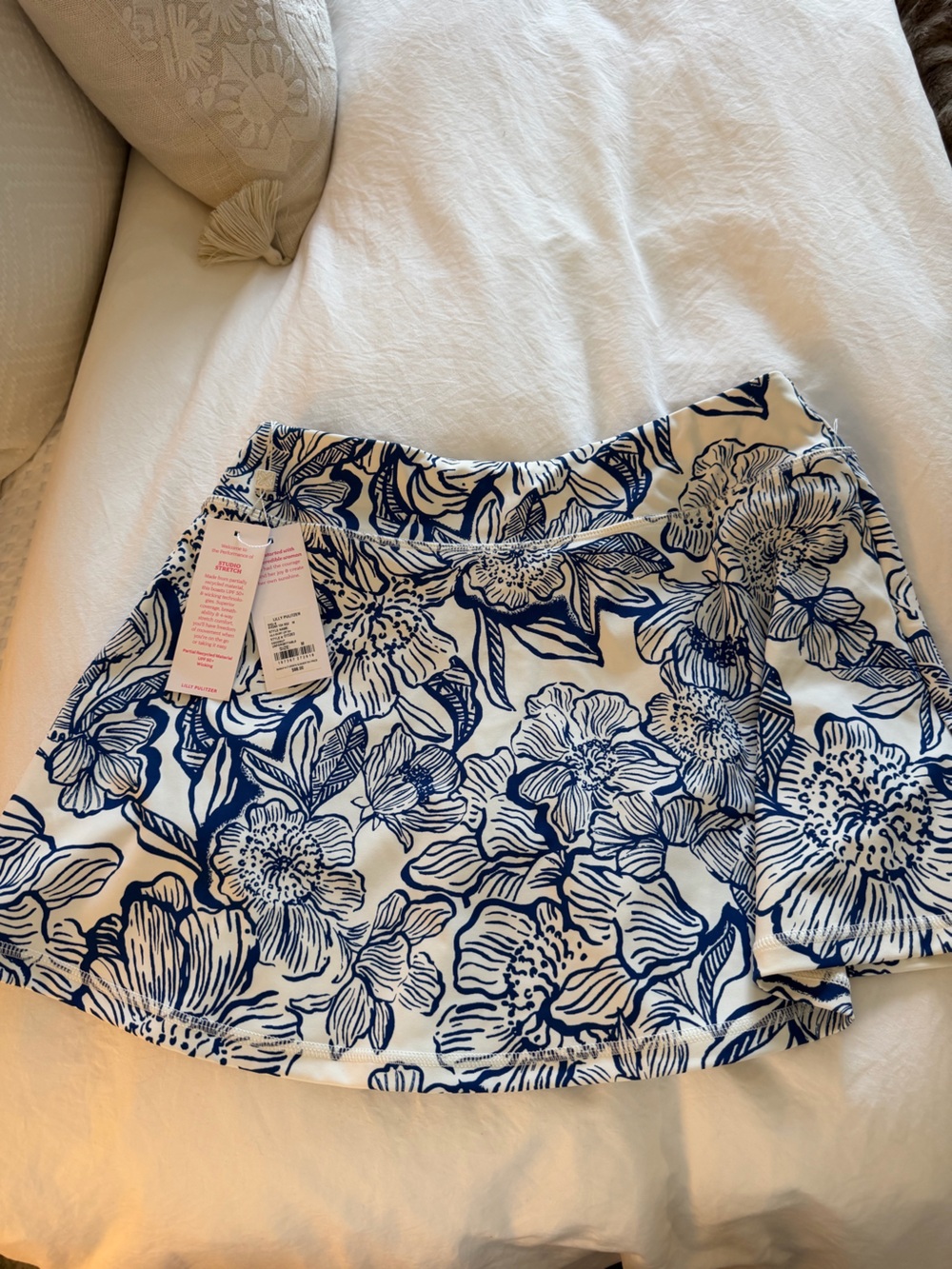 NWT Lilly Pulitzer Navy and White Floral Workout Skirt